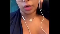 Chica hot en tren masturbándose